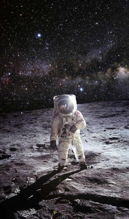 Купить и печать на заказ Картины Астронавт на луне