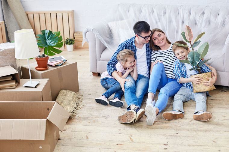 Картины, фото с паспарту Happy family at home