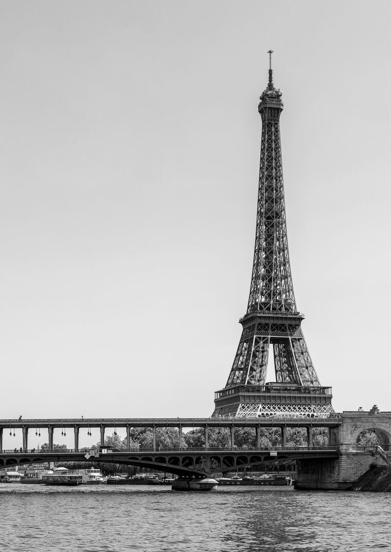 Фотообои Black and white photo of the Eiffel tower