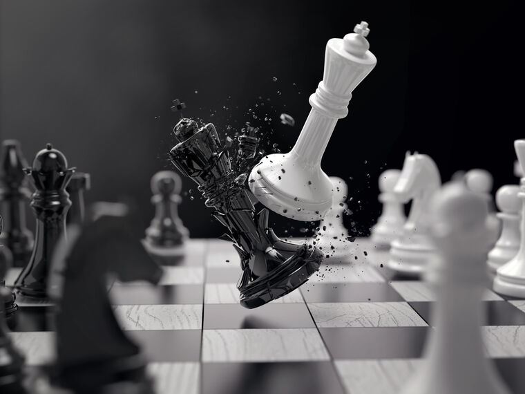 Картины на пластике, пеноркартоне Black and white chess battle