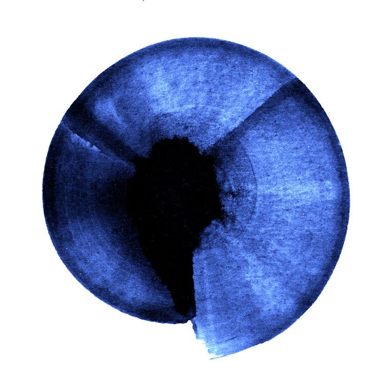 Картины, фото с паспарту Blue disc on white